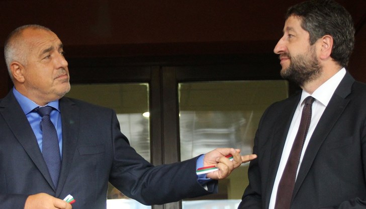 Да напомня ли на продайбългерианците, че Христо Иванов беше в правителство на Бойко Борисов?! Да напомня ли, че на практика много пъти е правил политически ходове в полза на ГЕРБ