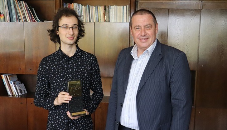 Преди няколко дни Николай бе удостоен с престижната награда „Талант на десетилетието“