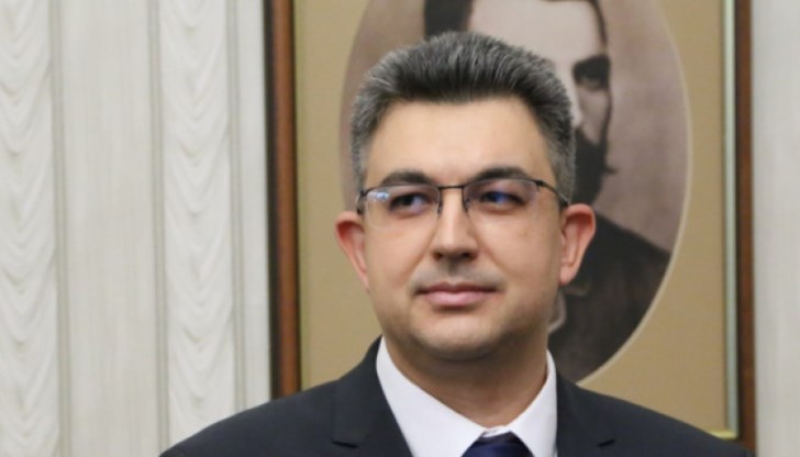Номинираният за министър-председател Пламен Николов /"Има такъв народ"/ ще оттегли кандидатурата си с волеизявление утре