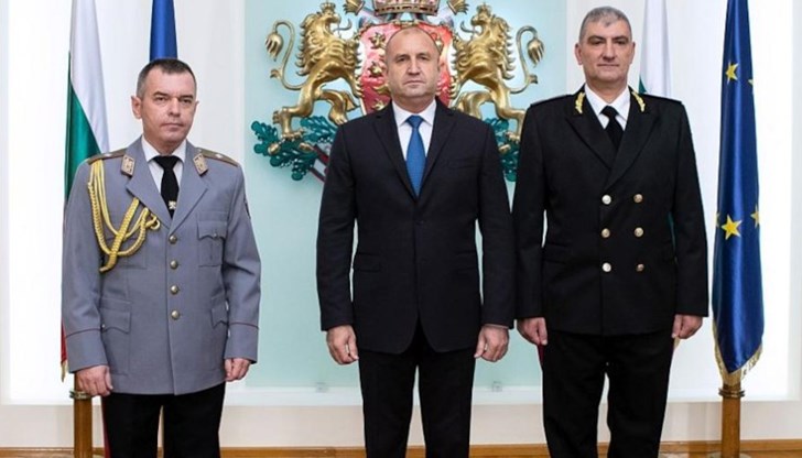 Румен Радев удостои военнослужещи с висше офицерско звание