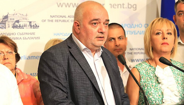 Подигравка е със съдбата на България непрекъснато хората да бъдат пращани на избори, заяви депутатът от ИБГНИ