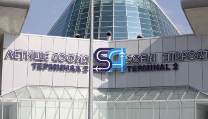 Идеята е столичната аерогара да спаси летището в Пловдив, което е пред фалит, с финансова инжекция от 30 милиона лева Идеята е столичната аерогара да спаси летището в Пловдив, което е пред фалит, с финансова инжекция от 30 милиона лева