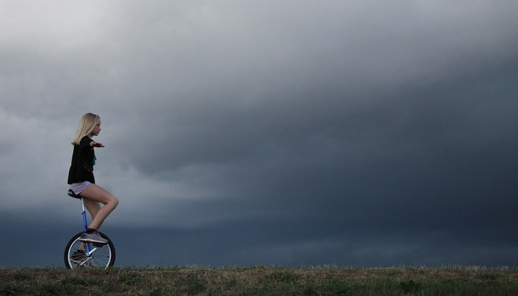 Днес ще преобладава облачно време. На места ще има краткотрайни превалявания, придружени от гръмотевици, локално са възможни по- значителни количества Днес ще преобладава облачно време. На места ще има краткотрайни превалявания, придружени от гръмотевици, локално са възможни по- значителни количества