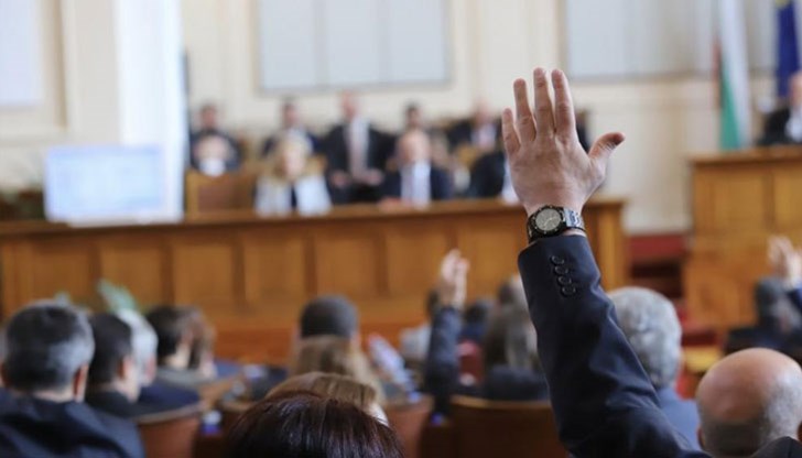 Депутатите ще обсъждат предложението за доклад на главния прокурор Иван Гешев за работата на Бюрото за защита на свидетелите Депутатите ще обсъждат предложението за доклад на главния прокурор Иван Гешев за работата на Бюрото за защита на свидетелите