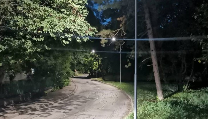 Алея в Парка на младежта вече е изцяло осветена