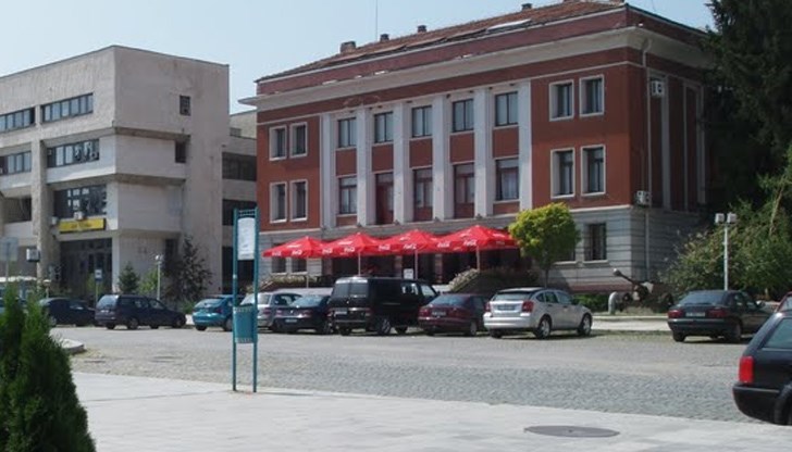 Решението е взето заради повишената заболеваемост от Ковид-19 Решението е взето заради повишената заболеваемост от Ковид-19