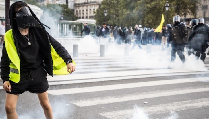 Днес в цяла Франция протичат най-малко 140 протестни демонстрации