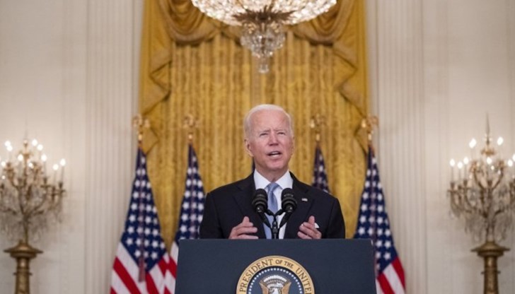 Президентът на Съединените щати губи популярност заради кризата в Афганистан Президентът на Съединените щати губи популярност заради кризата в Афганистан