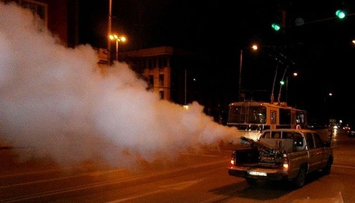 През изминалото денонощие дежурните противопожарни екипи са имали 5 излизания по сигнали за пожари