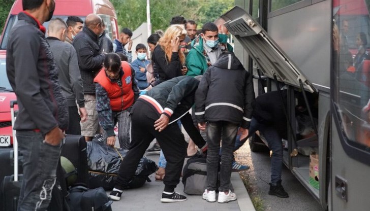 Трийсет и трима бедстващи български граждани се завърнаха на родна земя