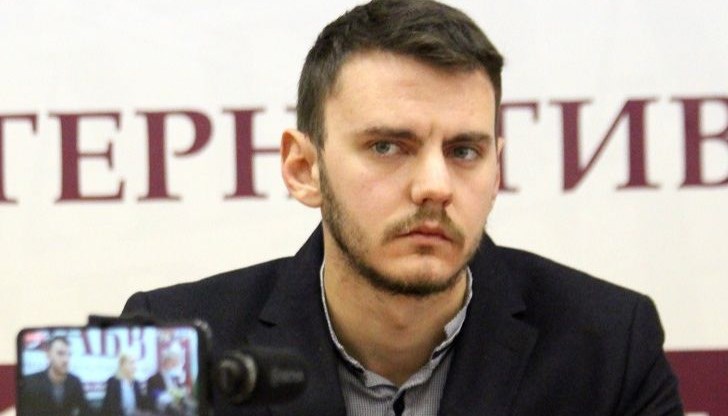 „Това наричам рядка наглост или обикновена възможност за корупция. ОТ АБВ ще предприемем последващи ходове“, поясни той