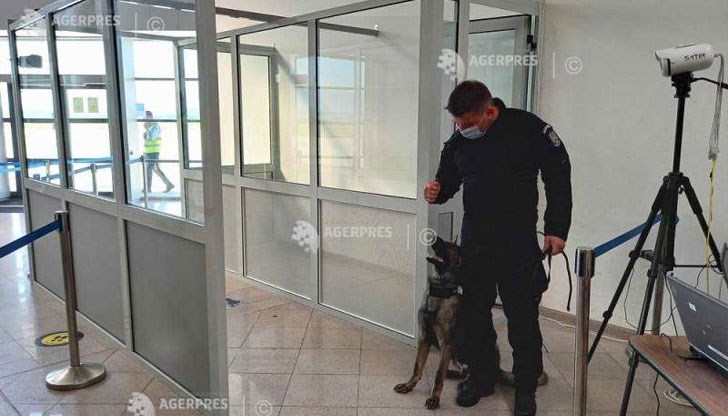 Пътникът е бил напълно ваксиниран против коронавируса Пътникът е бил напълно ваксиниран против коронавируса