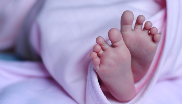 Момиченце на 9 месеца е най-малкият заразен пациент