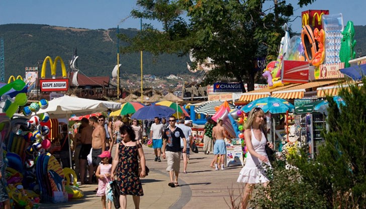 Туристи има, но много бедни, как ще си платим наемите, питат те Туристи има, но много бедни, как ще си платим наемите, питат те