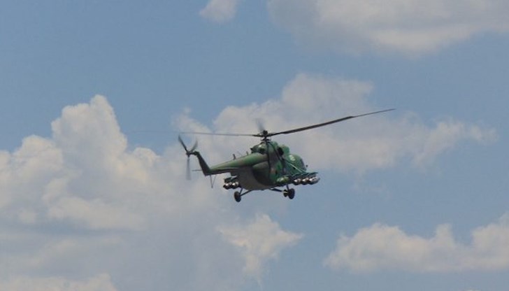 Очаква се отново хеликоптер "Кугър" да облива по-голямото от двете огнища с вода
