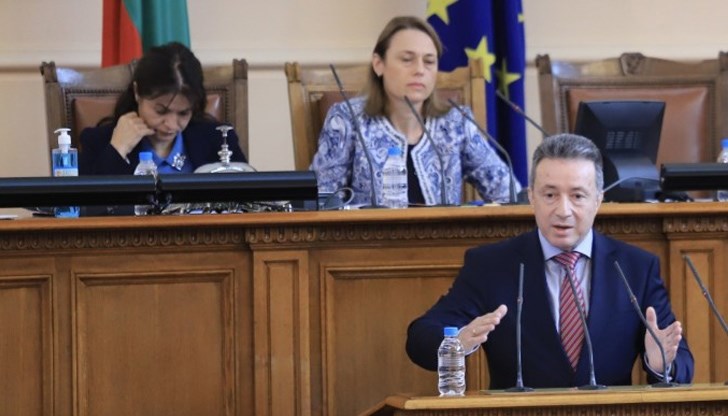 Взел е изпит след стаж в МП с "Много добър" 5 Взел е изпит след стаж в МП с "Много добър" 5