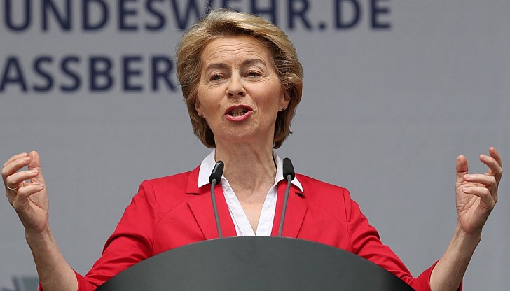 "Може и да чуем думите на талибаните, но ще ги измерваме преди всичко с техните дела и действия“, каза Фон дер Лайен на пресконференция