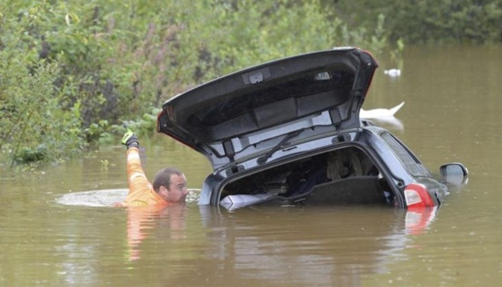 Полицията призова гражданите да останат по домовете си Полицията призова гражданите да останат по домовете си
