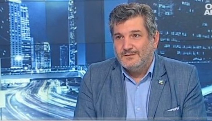 Радев дава този мандат с ясната идея да има нови избори", заяви депутатът от ДБ Георги Ганев