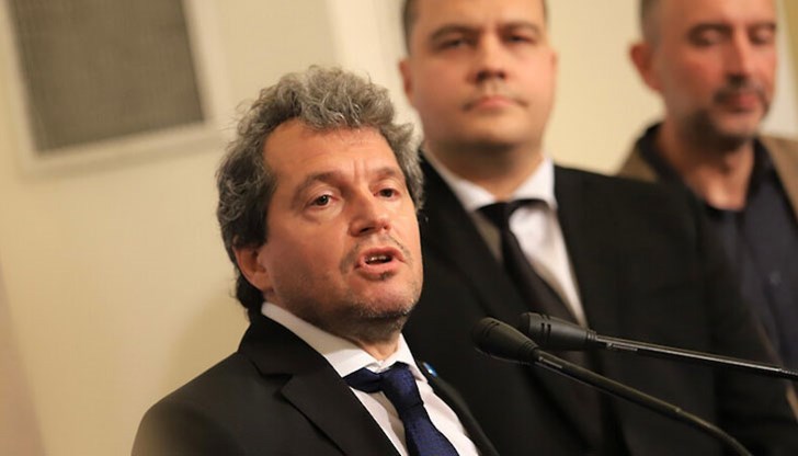 Двамата се скарали заради проекта за решение за оттеглянето на кандидат-премиера на ИТН Пламен Николов