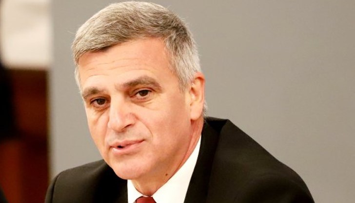 Децата на служебния премиер Стефан Янев се оказа, че работят в държавните дружества Българския енергиен холдинг (БЕХ) и "Булгаргаз" Децата на служебния премиер Стефан Янев се оказа, че работят в държавните дружества Българския енергиен холдинг (БЕХ) и "Булгаргаз"