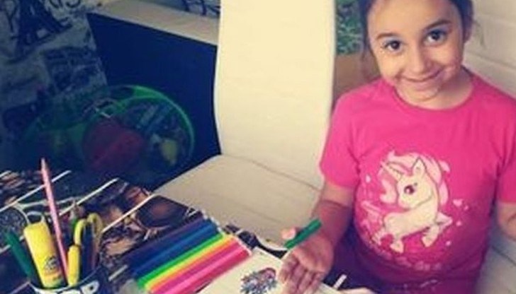 С помощта хора с добри сърца Теди успя да замине за Турция, но вчера след прегледа при професор Ълмай Билге са били назначени допълнителни изследвания. За тях е нужна сумата от 2650 евро С помощта хора с добри сърца Теди успя да замине за Турция, но вчера след прегледа при професор Ълмай Билге са били назначени допълнителни изследвания. За тях е нужна сумата от 2650 евро