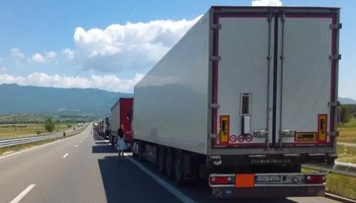 Ограничението е за улеснение на движението през тунел „Ечемишка” Ограничението е за улеснение на движението през тунел „Ечемишка”