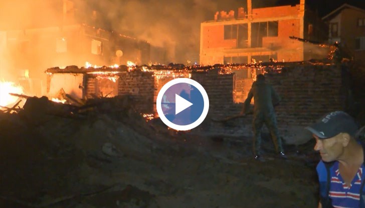Седем къщи и шест селскостопански постройки изгоряха във велинградското село