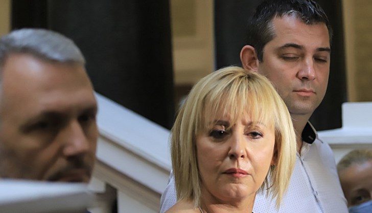 Не приемаме идеята за Фейсбук или телевизионна република, било тя и по БНТ, заяви Хаджигенов