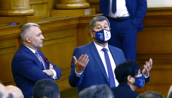 Партиите анти-ГЕРБ се саботират взаимно с претенции, които самите те уж отхвърлят Партиите анти-ГЕРБ се саботират взаимно с претенции, които самите те уж отхвърлят