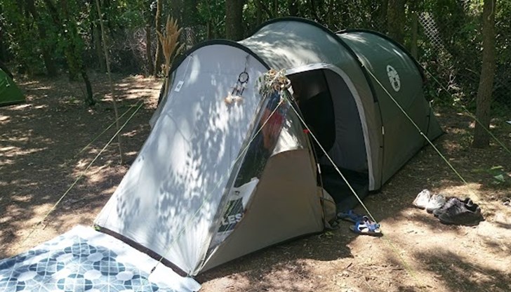 Кметът на Шабла: Ринем боклуци като луди след диво къмпингуващите! Кметът на Шабла: Ринем боклуци като луди след диво къмпингуващите!