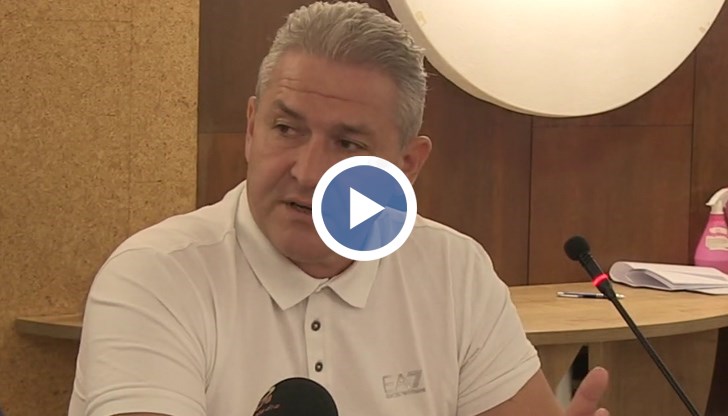 Тировете създават голям проблем за жителите на Бяла, тъй като това води до закъснения на градския транспорт, който се движи по този път