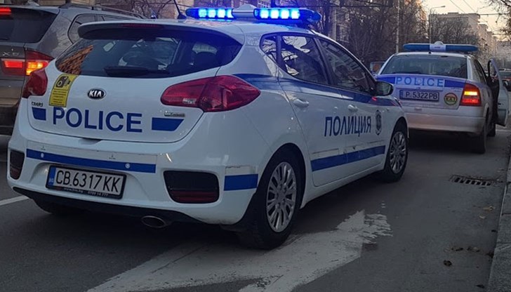 Леко е пострадал единият шофьор, който след преглед в болница е освободен за домашно лечение