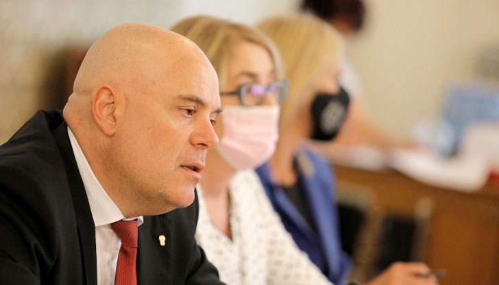 По думите на Каскета главният прокурор нищо не може, няма никакви права и отговорности, нито от него нещо зависи...