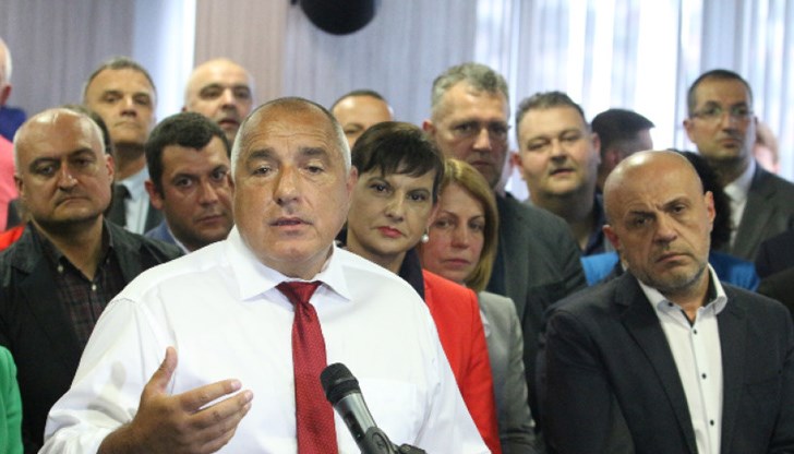 Това не са нови, чисти имена, а министри, които са с доказана опашка от корупционни сделки, дори престъпления, които не се разследват само защото Гешев е на власт Това не са нови, чисти имена, а министри, които са с доказана опашка от корупционни сделки, дори престъпления, които не се разследват само защото Гешев е на власт