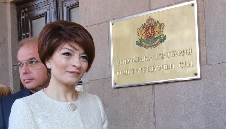 Популизмът явно е превзел редиците на ГЕРБ. Като са имали желание да помогнат на пенсионерите, защо за 11 години не дадоха тези 100 лева? Популизмът явно е превзел редиците на ГЕРБ. Като са имали желание да помогнат на пенсионерите, защо за 11 години не дадоха тези 100 лева?