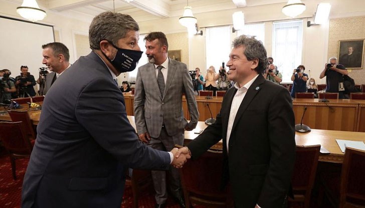 Политическите сили загърбиха всякаква логика и правила и съвсем ошашавиха електората