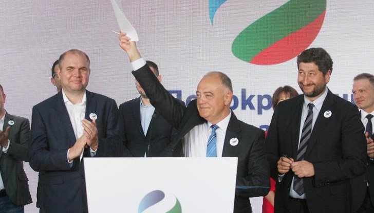 Всичко зависи от умението на ръководството на ДБ да се отвори, да приобщи и представлява повече гласове на промяната, от ляво, от дясно, от етническите малцинства, от чужбина