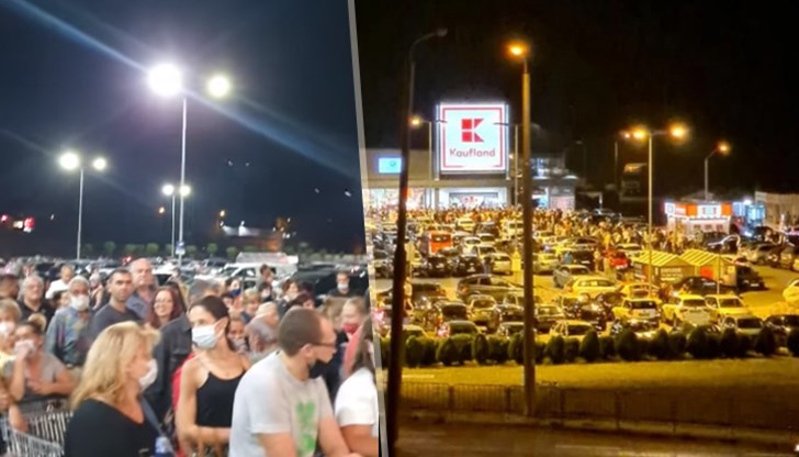 Хиляди атакуваха хипермаркета през нощта заради 70% по-ниски цени