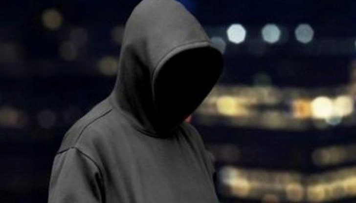 30-годишен мъж от Русе насочил нож срещу продавачката и я заплашил, че щял да я заколи ако не отвори касата