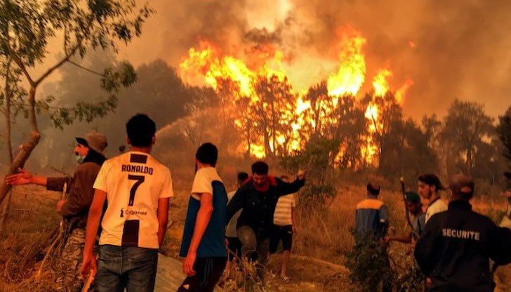 Огнената стихия, която бушува в страната повече от седмица, отне живота на повече от 70 души