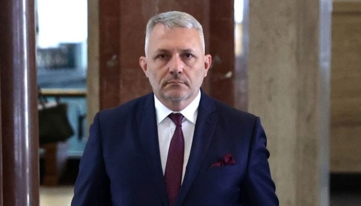 ДПС са на ръба да се откажат от Гешев, той е сериозен, полезен инструмент, но отдавна изчерпан, подчерта депутатът ДПС са на ръба да се откажат от Гешев, той е сериозен, полезен инструмент, но отдавна изчерпан, подчерта депутатът