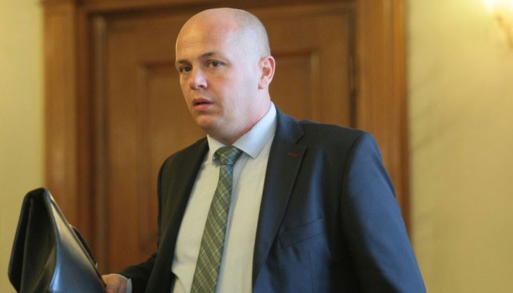 Изказването на Десислава Атанасова е интригантско, заяви депутатът от БСП