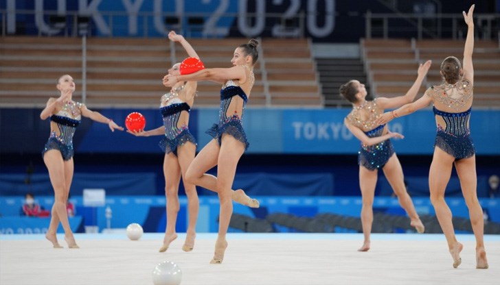 Фантастичният български ансамбъл триумфира безапелационно във финала на олимпийския турнир по художествена гимнастика в японската столица!