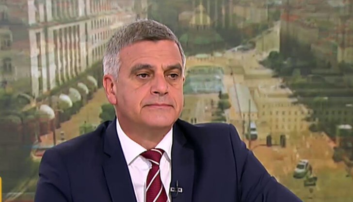 "Вероятно ще има и недоволни, това е неминуемо. Важно е обаче да се отговори на повече хора. Политическото решение ще вземе министърът на здравеопазването", каза служебният премиер "Вероятно ще има и недоволни, това е неминуемо. Важно е обаче да се отговори на повече хора. Политическото решение ще вземе министърът на здравеопазването", каза служебният премиер