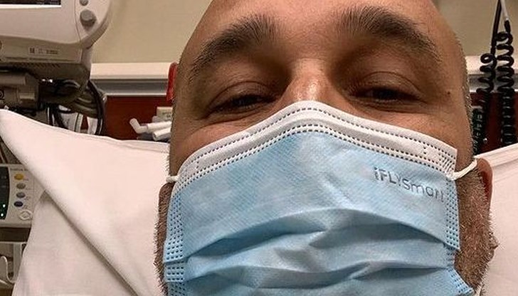 Хитовият рапър от близкото минало показа снимка от болничното заведение