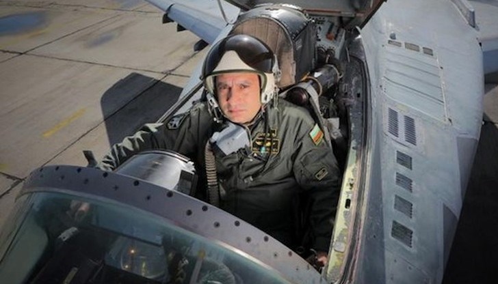 Командването на ВВС разписало ползването ѝ за нощни стрелби, защото никъде не било изрично забранено