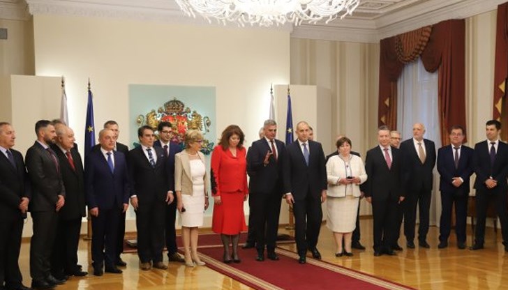 Стана ясно, че “партии на промяната“ не могат да разделят слама на две магарета Стана ясно, че “партии на промяната“ не могат да разделят слама на две магарета