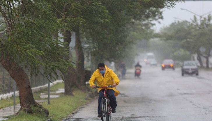 Бурята ще промени живота на неподготвените, предупредиха метеоролозите. Вече не е възможна масова евакуация на Ню Орлиънс
