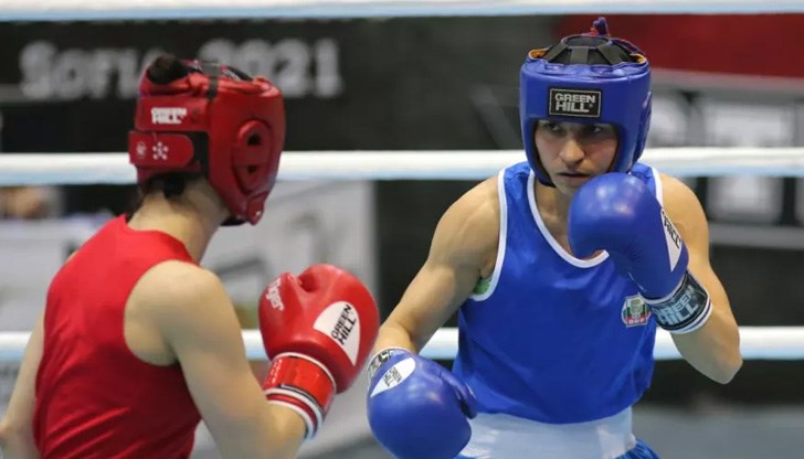 Класирането на боксьорката за полуфиналите ѝ осигури най-малкото бронзов медал Класирането на боксьорката за полуфиналите ѝ осигури най-малкото бронзов медал